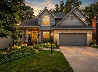 7048 Starling Dr, Schererville, IN 46375