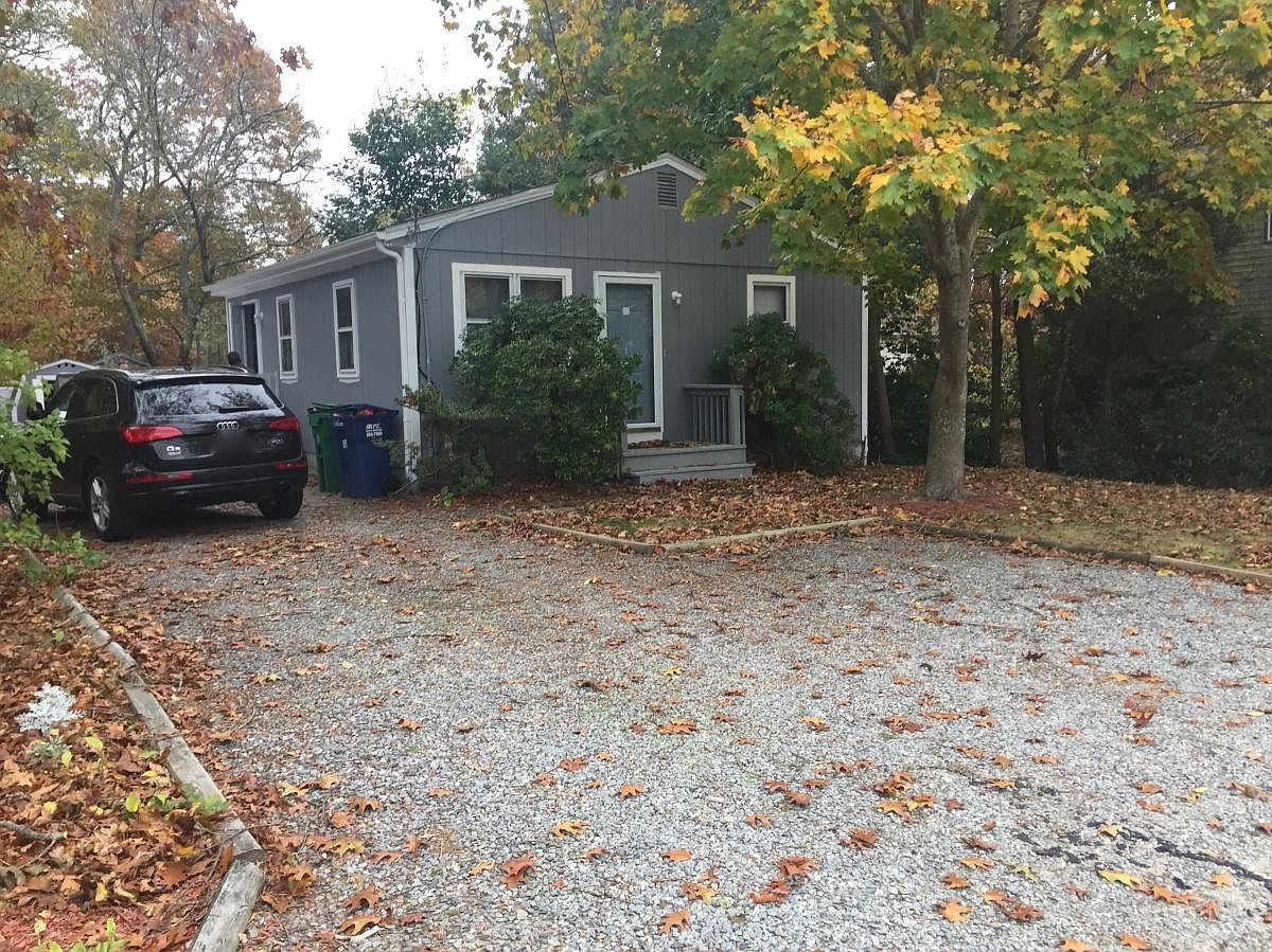 273 Holly Rd, South Kingstown, RI 02879 Zillow