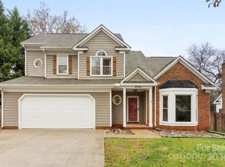 8700 Tamarron Dr, Charlotte, NC 28277