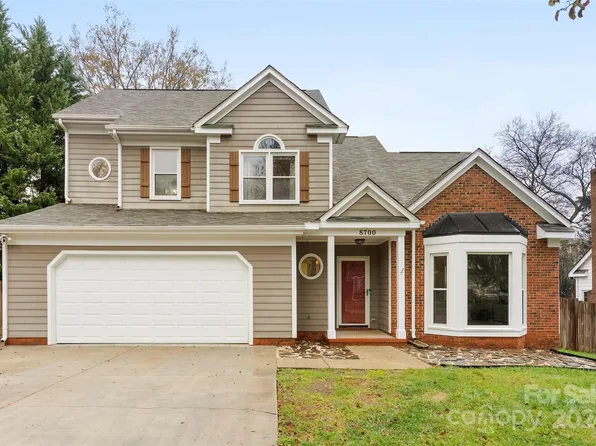 8700 Tamarron Dr, Charlotte, NC 28277