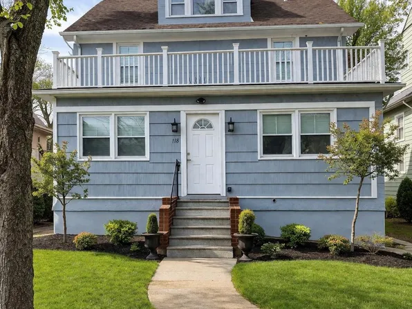 118 Forest Ave, Glen Cove, NY 11542