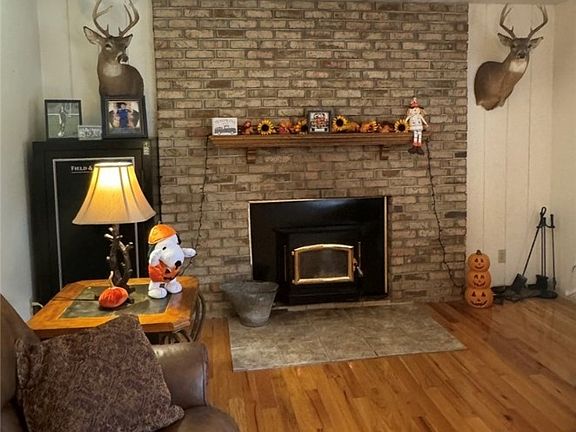 4th image of 93 Lowell Dr