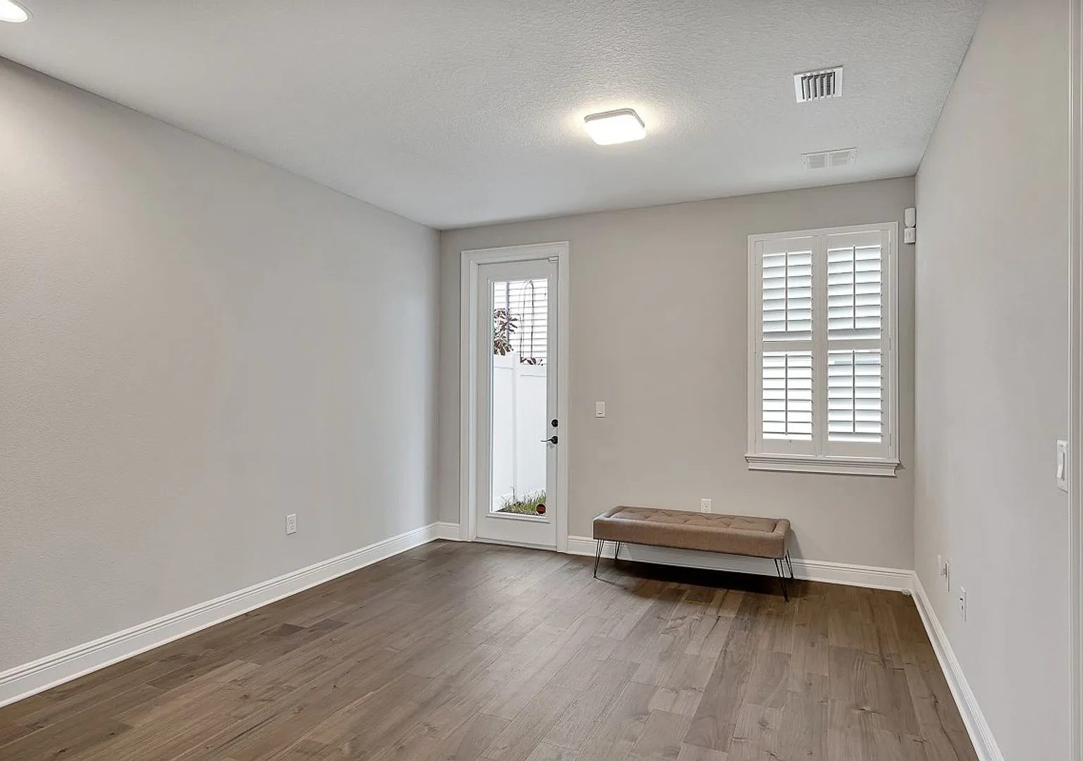 Plant High School district-South Tampa 3-story, 4 Bedroom Townhome Available Oct. 2, 2026 ! — Photo 3