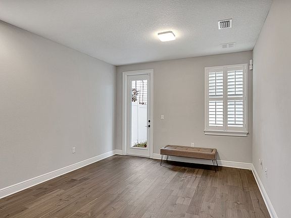 3rd image of 3215 W De Leon St #5