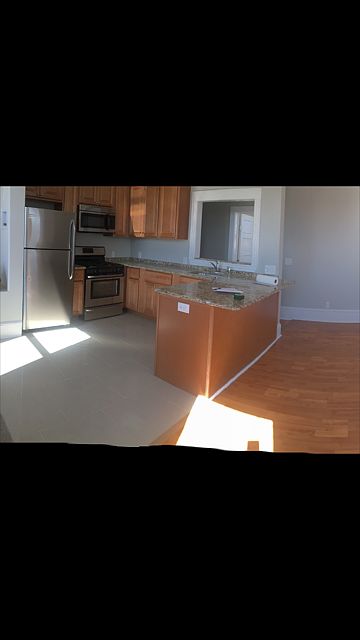 2nd image of 523 Main St APT 2