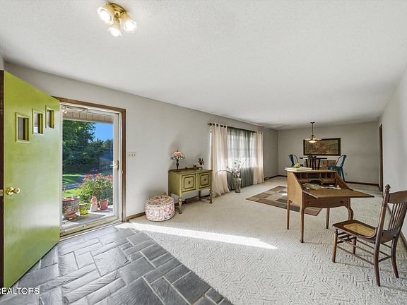 4th image of 4904 Guinn Rd