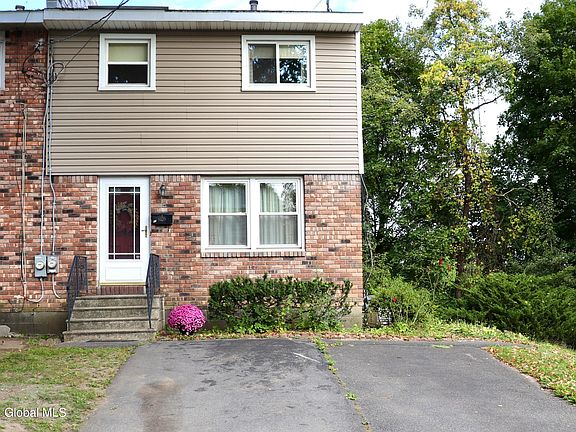 2nd image of 43 Garland Court