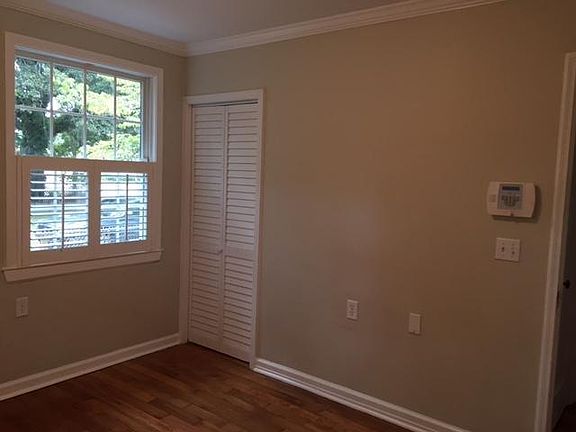 4th image of 1441 E Montague Ave