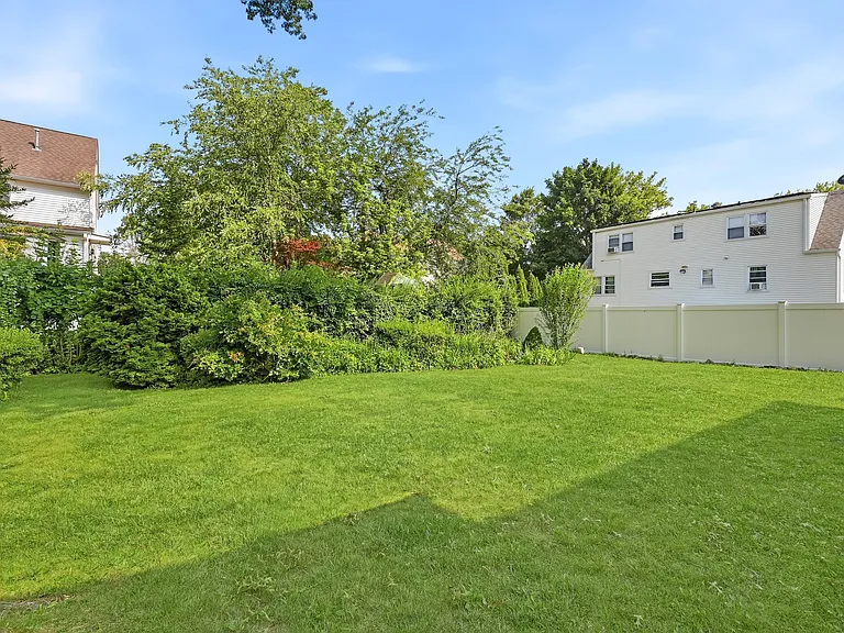 60 Oakland Ave — Photo 37