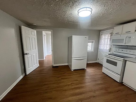3rd image of 4192 Scarlet Oak Ln