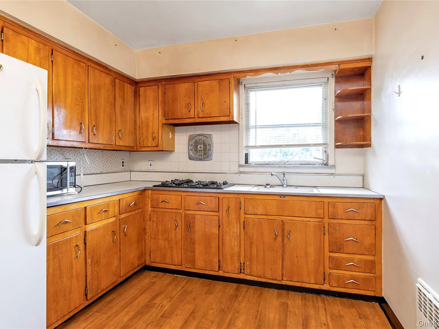 1 bed, 1.0 bath, 995 sqft, $2,500 — Photo 3