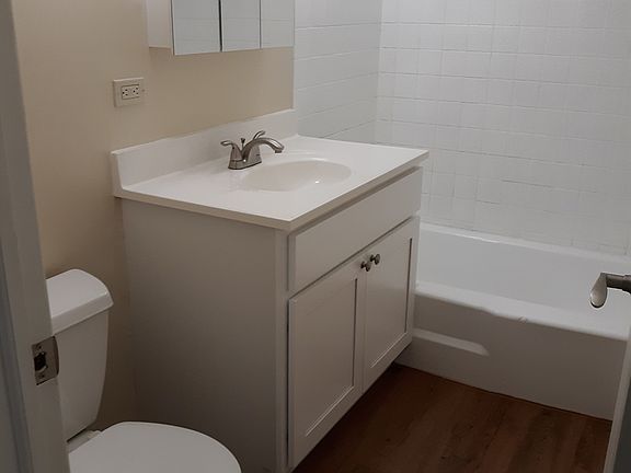 5th image of 7505 Country Ln APT 1N
