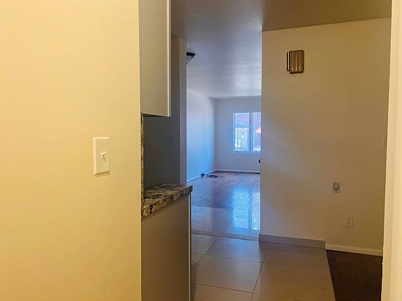 5th image of 82 Glenwood Ave Floor 1