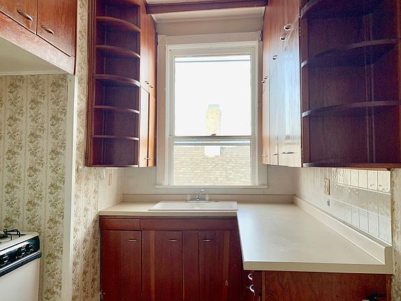 2nd image of 519 Marquette St APT 2
