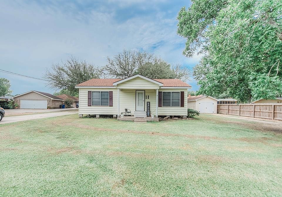 1st image of 8232 N Killarney Dr