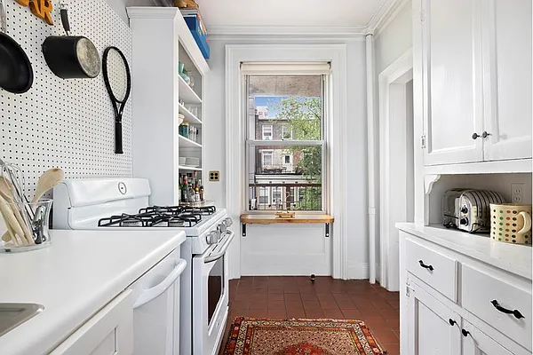 Rented by Douglas Elliman | media 4