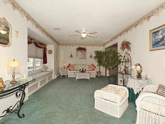 4th image of 81 Burleigh Dr