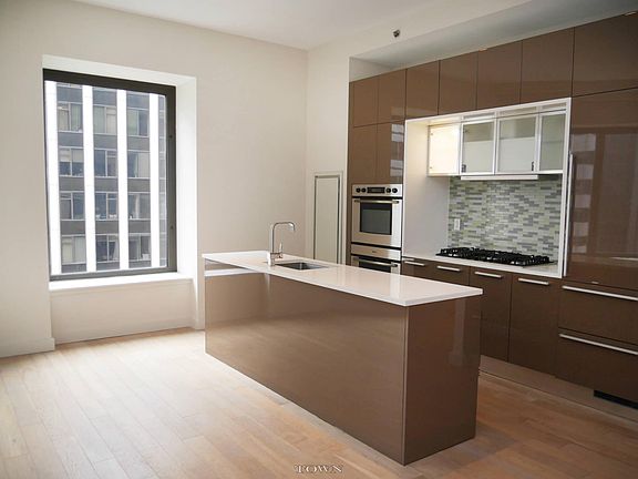 2nd image of 75 Wall St #20C