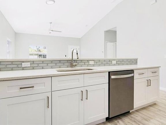 3rd image of 617 Holmes Ave