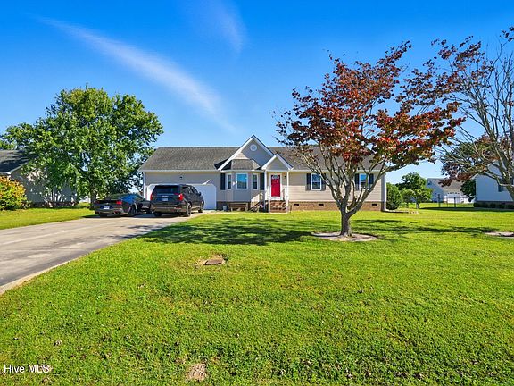 3rd image of 210 Lynette Drive