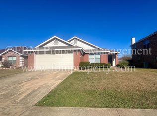 2202 Natchez Dr, Ennis, TX 75119