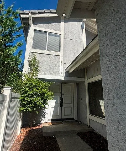 7083 E Shorecrest Dr — Photo 2