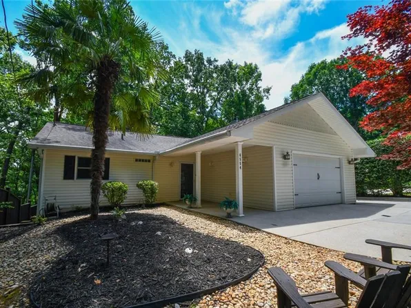 6554 Cox Dr, Flowery Branch, GA 30542