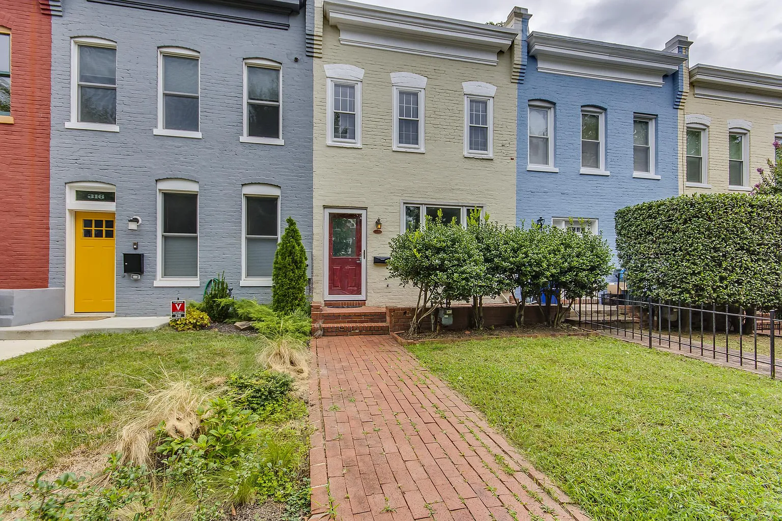 318 Kentucky Ave SE photo 1