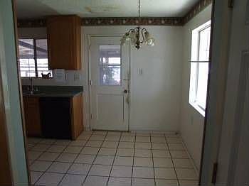 2nd image of 1605 Curtis St
