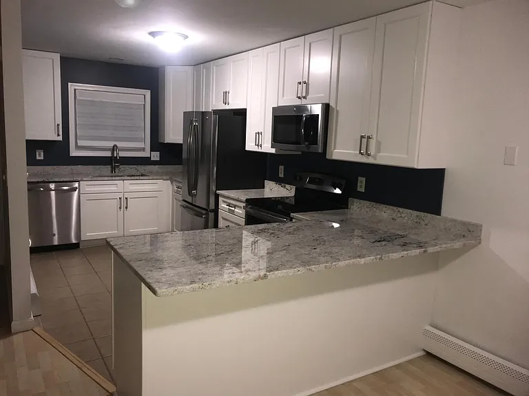 182 Locust Hill Rd — Photo 2