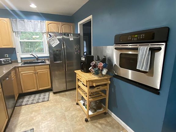 4th image of 720 Heilprin Ave