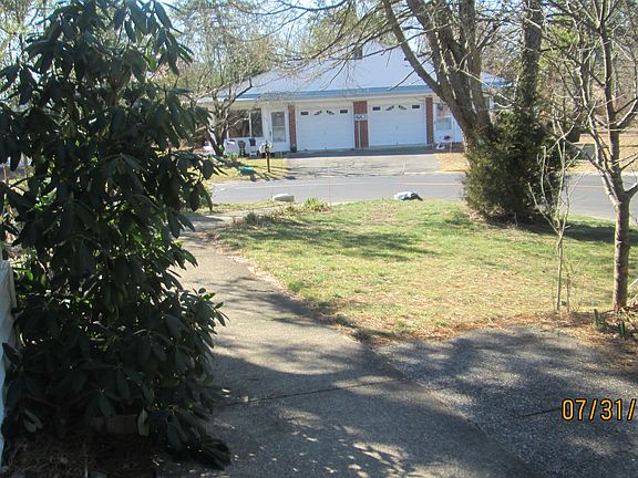 2nd image of 81 Belhaven Ct #C