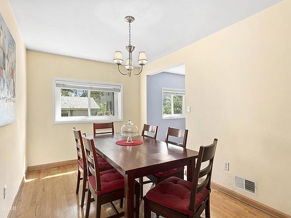 3rd image of 3991 E Tremont Ave