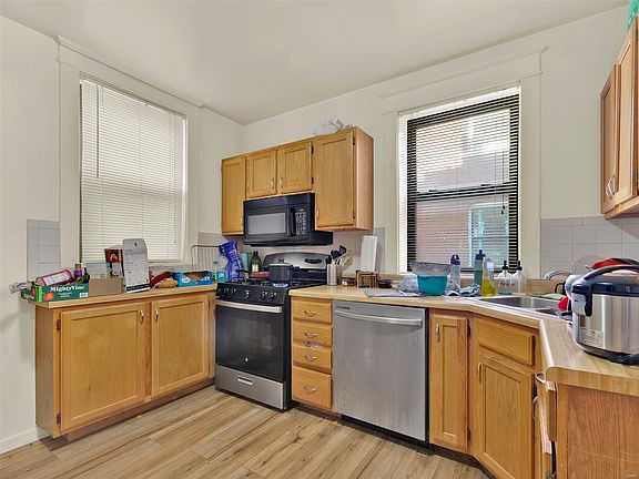 3rd image of 807 Westgate Ave