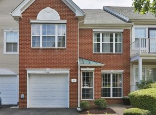 29 Voorhees Ct, Pennington, NJ 08534