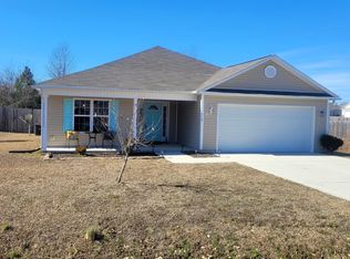 610 Denim Dr, Richlands, NC 28574
