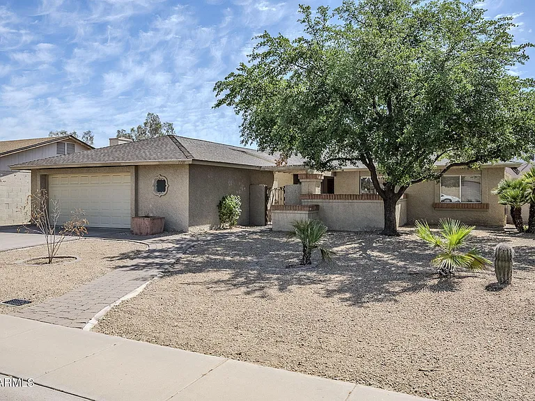 7707 S Kenwood Ln — Photo 3