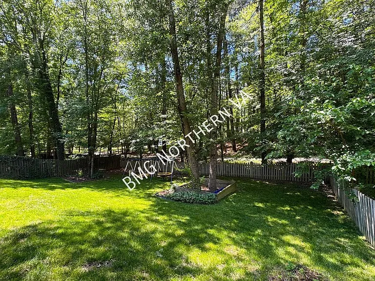 3821 Jocelyn Dr — Photo 33