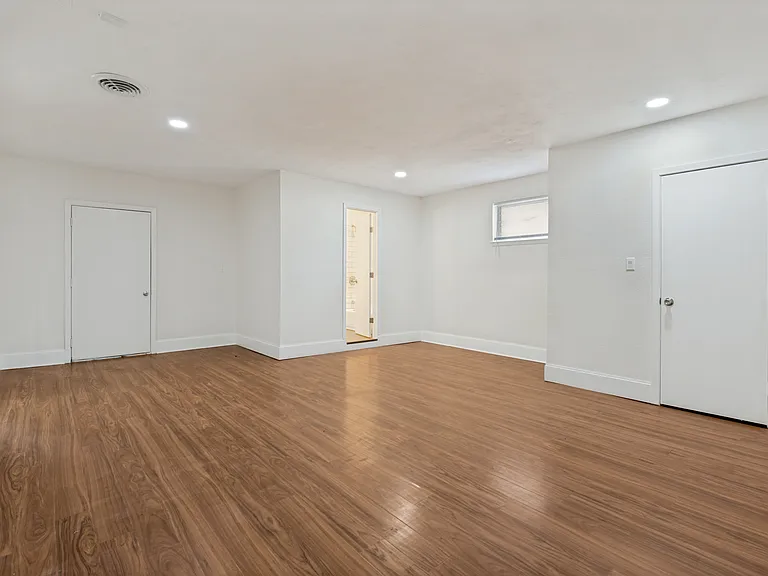 1818 Highland Dr — Photo 13