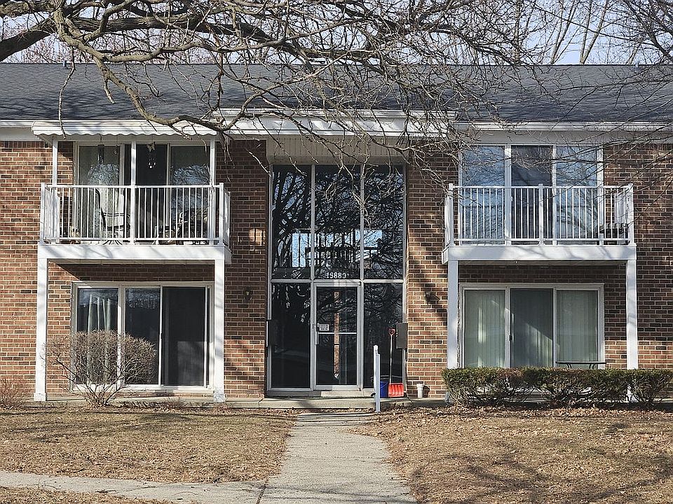 Entrance - Parking Lot Side