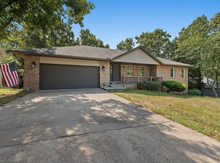 10 Summit Dr, Kimberling City, MO 65686