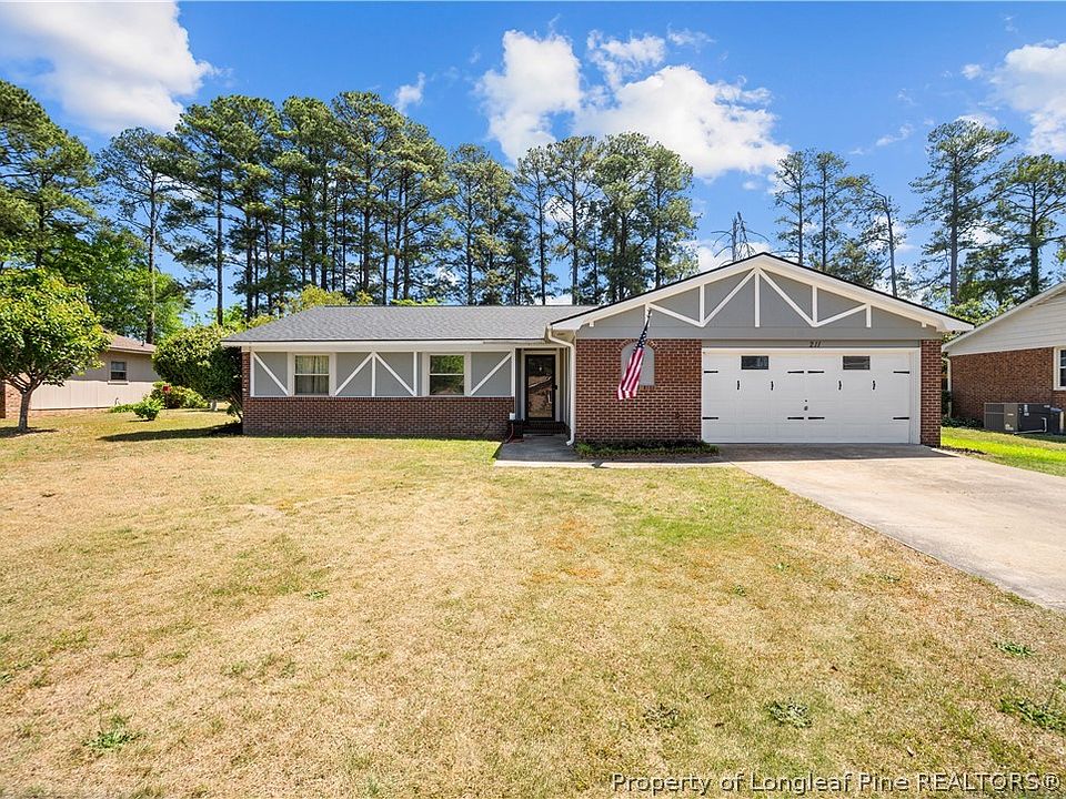 1st image of 211 Wintergreen Dr