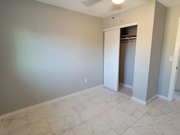 430 Corregidor Ave #B — Photo 18