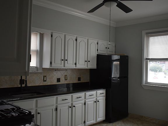 4th image of 44 E 4th St #1