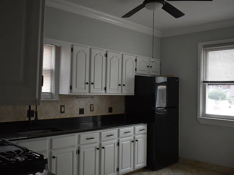 44 E 4th St #1 — Photo 4