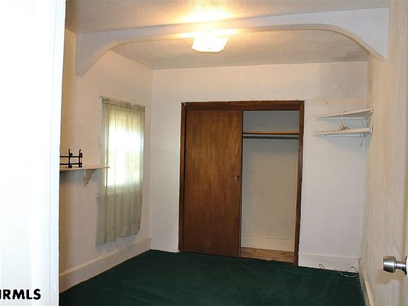 5th image of 804 E 12th St