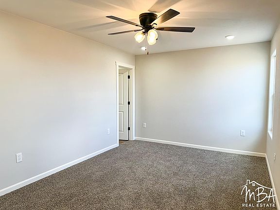 5th image of 315 Sarah St