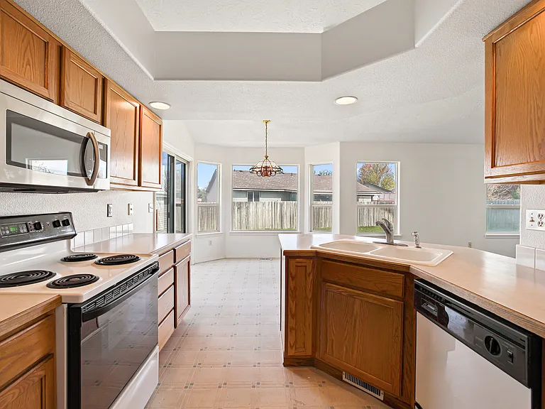 658 N Katie Way — Photo 13