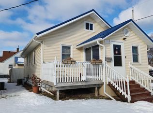 1202 W 7th St, Waterloo, IA 50702