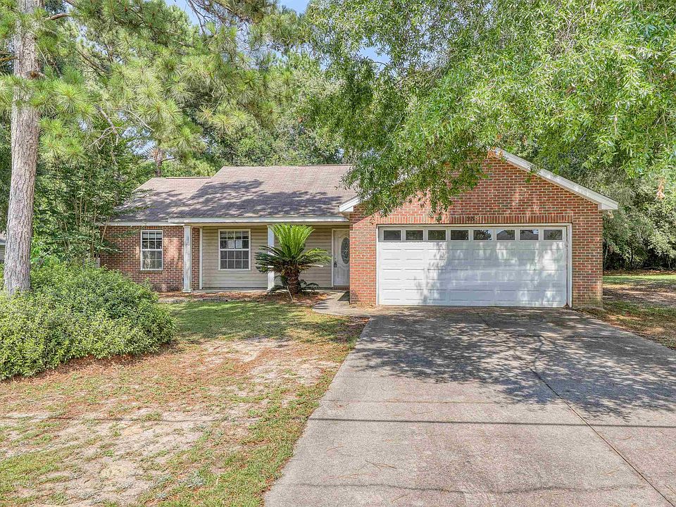 1st image of 235 Sand Pine Dr